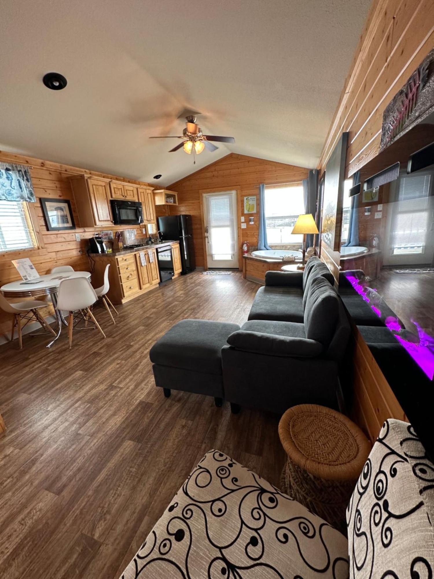 Westport Marina Cottages Ruang foto